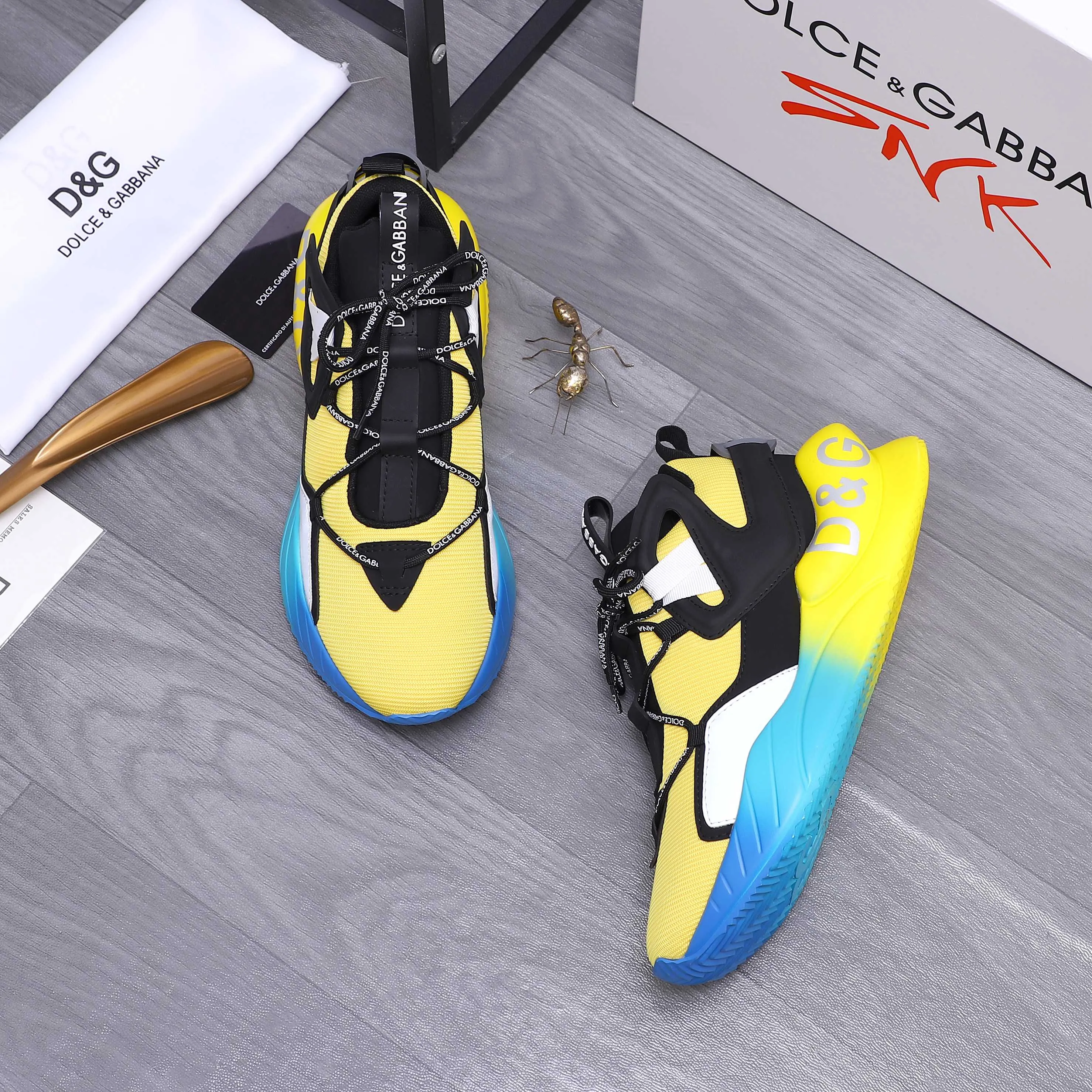 Men's shoes 💰540 Product trademark: DG (Dolce & Gabbana) couple's casual shoes Regular size: 36-46 Product materials: Selected fly woven breathable upper, mesh lining, cowhide insole, original outsole